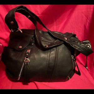 BMakowsky soft leather Shoulder Bag w/. Multiple pockets 11” high x 16” wide